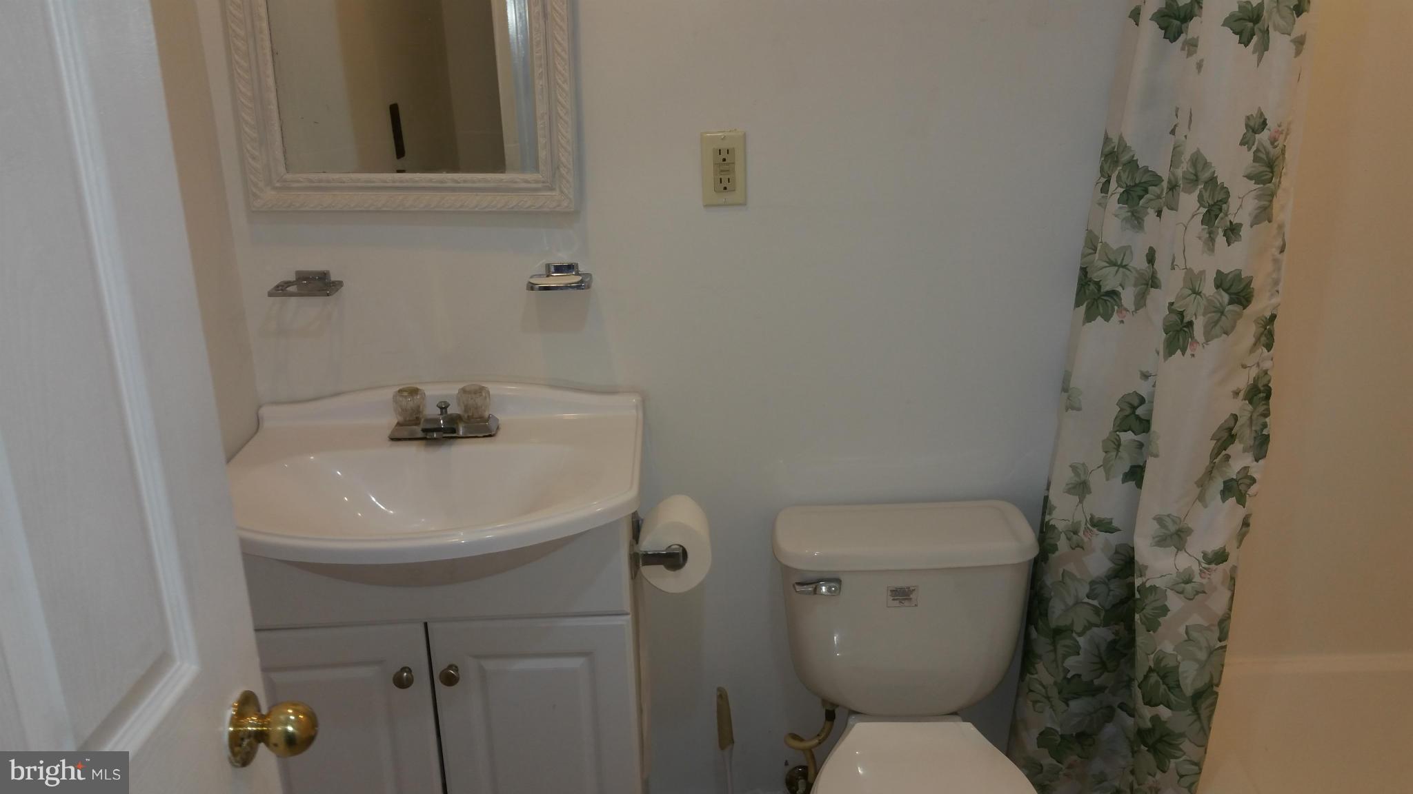 5609 Fisher Road Temple Hills, MD 20748 - Photo 19 of 20 Bath Carriage house