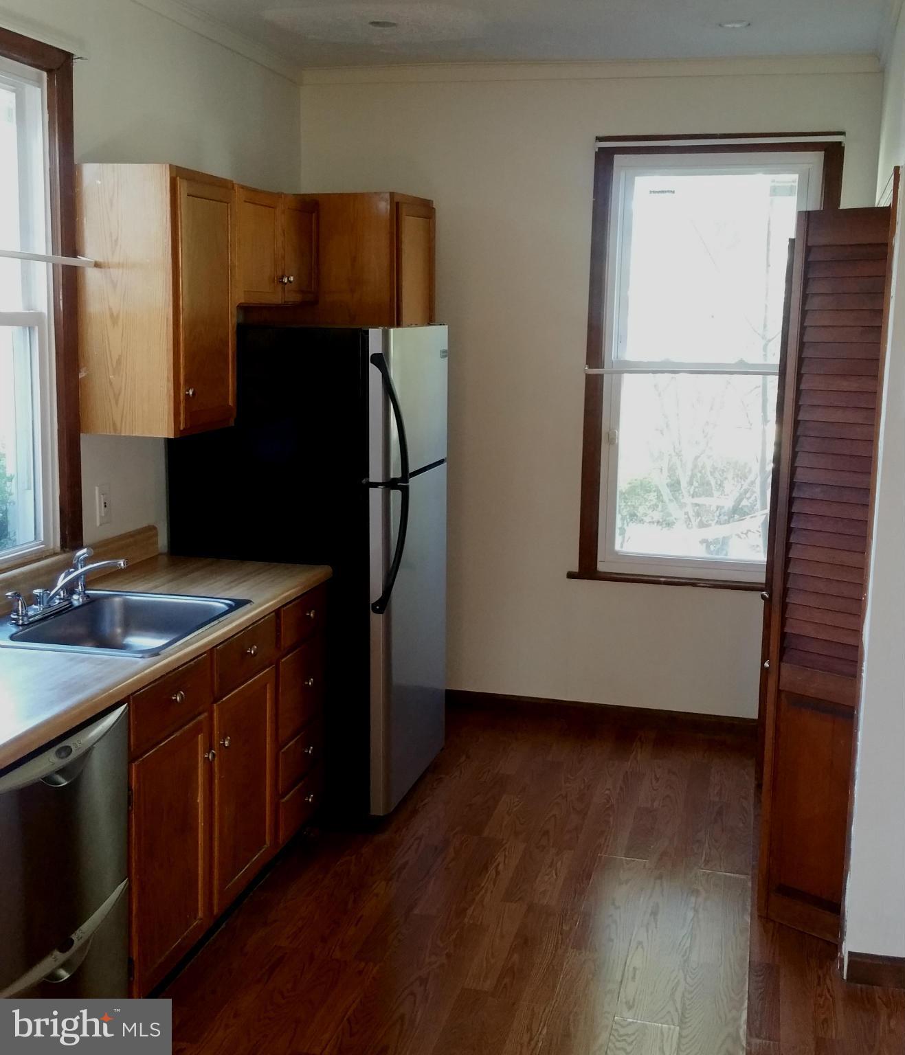 5609 Fisher Road Temple Hills, MD 20748 - Photo 6 of 20 Kitchen