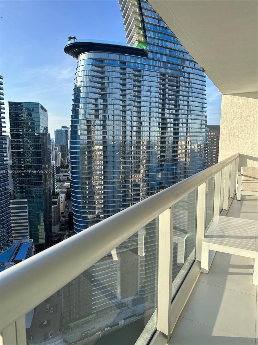 465 Brickell Avenue, Unit 4006 Miami, FL 33131 - Photo 4 of 25 a view of a balcony with city view