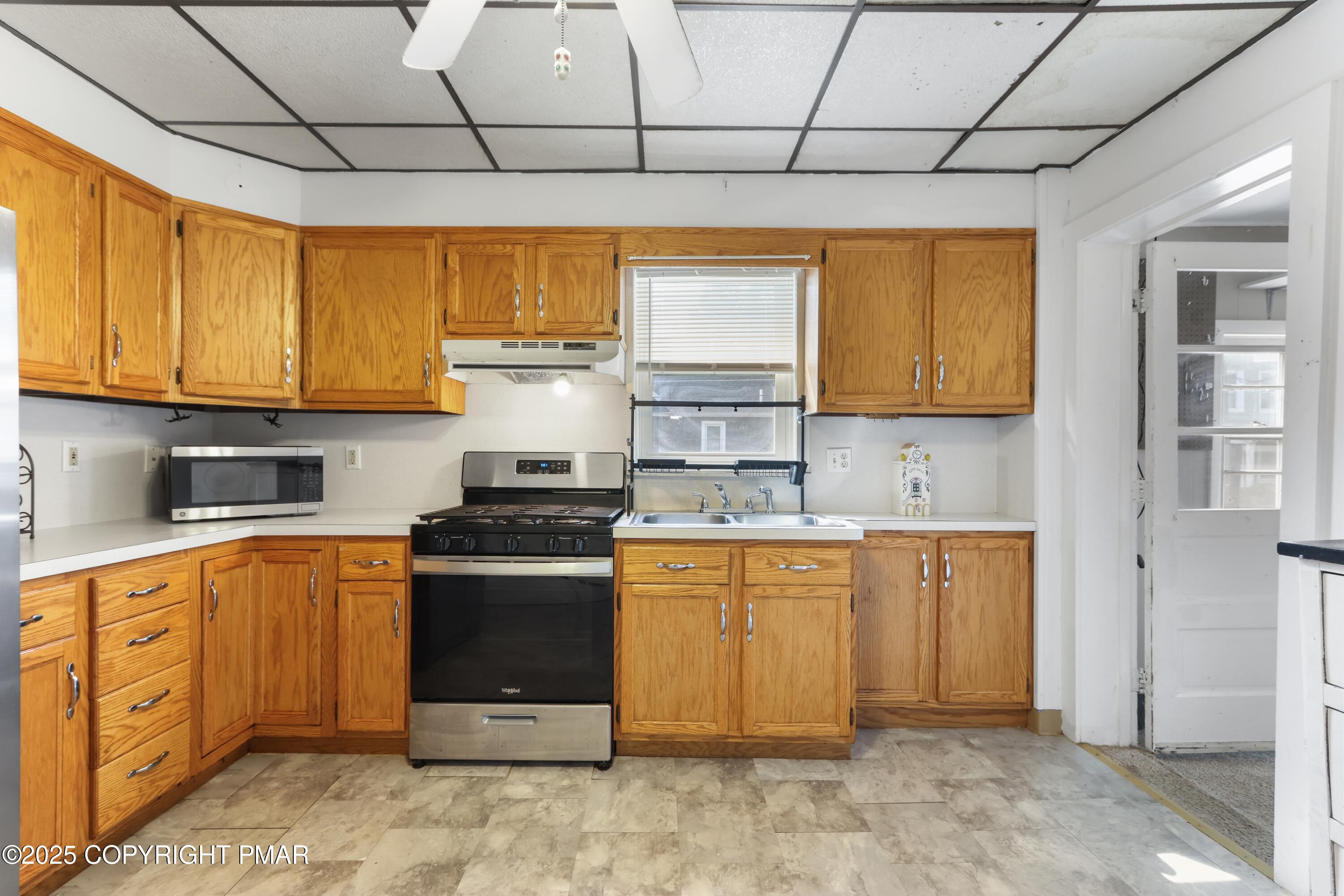 900 Ridge Street Easton, PA 18042 - Photo 13 of 38 095A7418