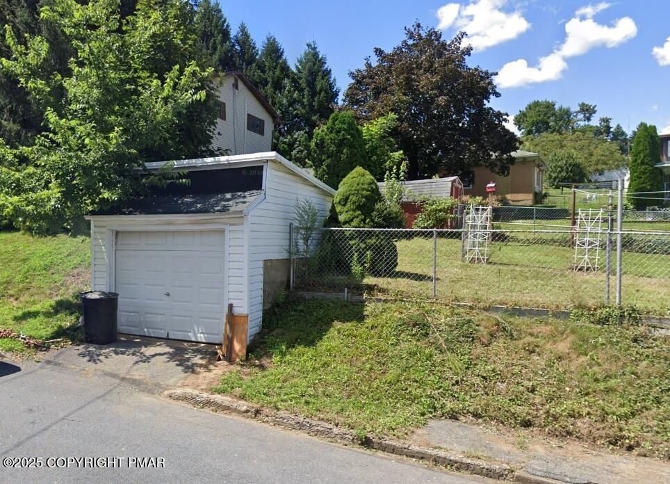 900 Ridge Street Easton, PA 18042 - Photo 3 of 38 Garage