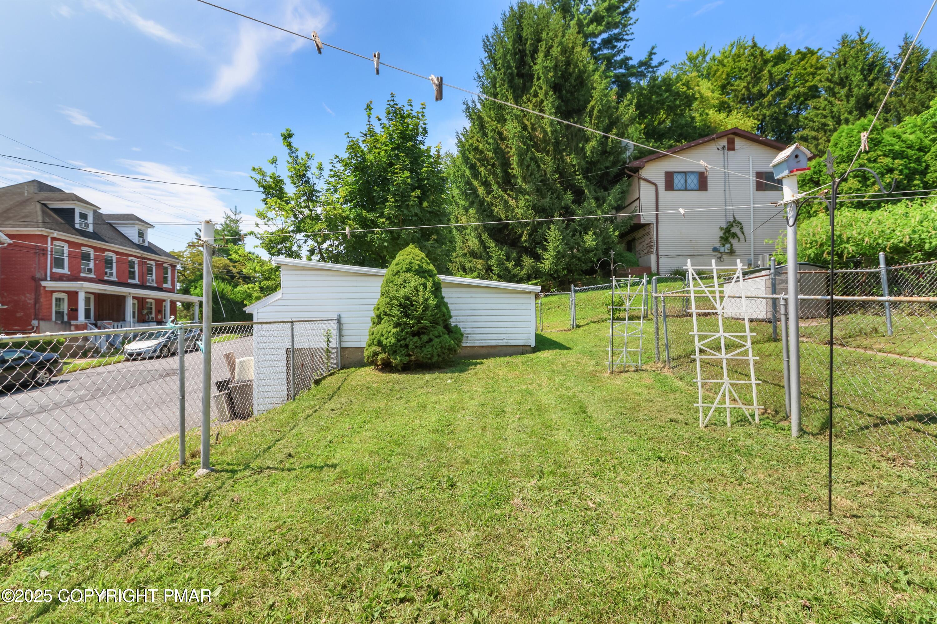 900 Ridge Street Easton, PA 18042 - Photo 4 of 38 095A7609