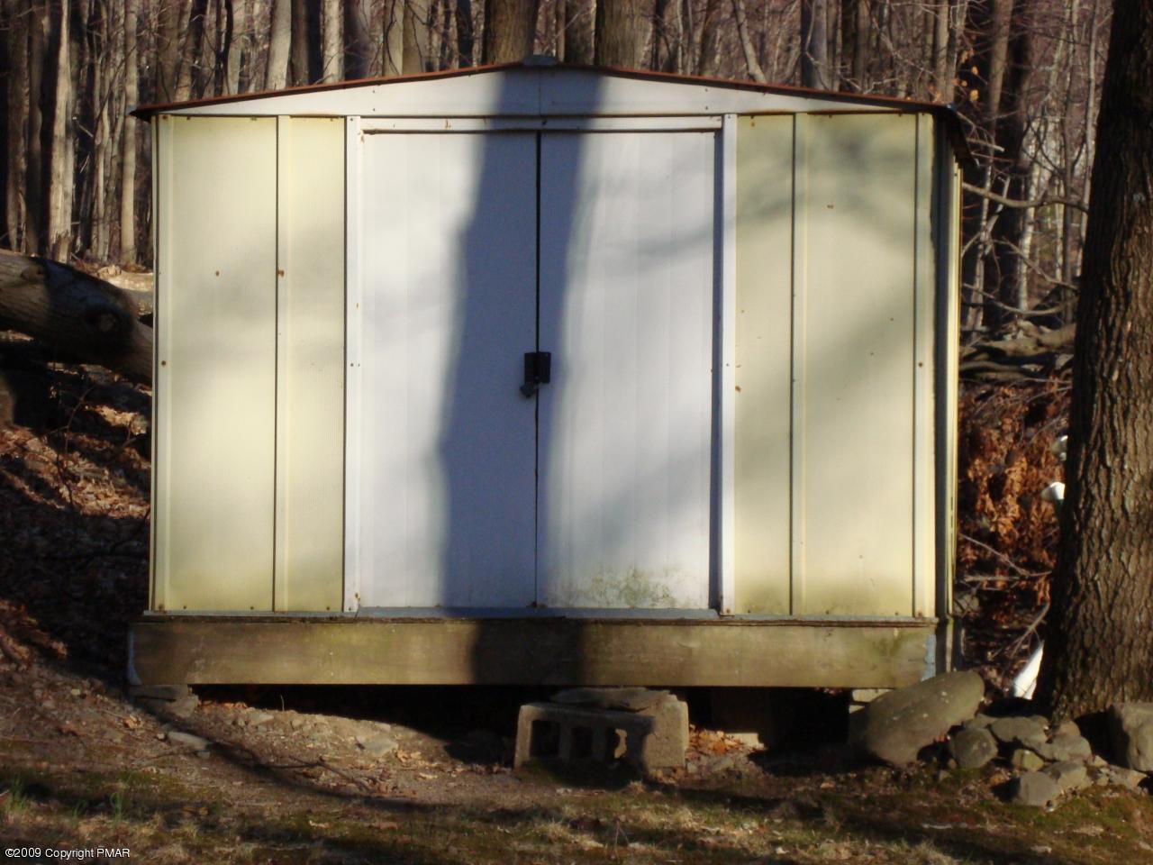 Rr1 Rr1 Road Henryville, PA 18332 - Photo 14 of 18 Shed