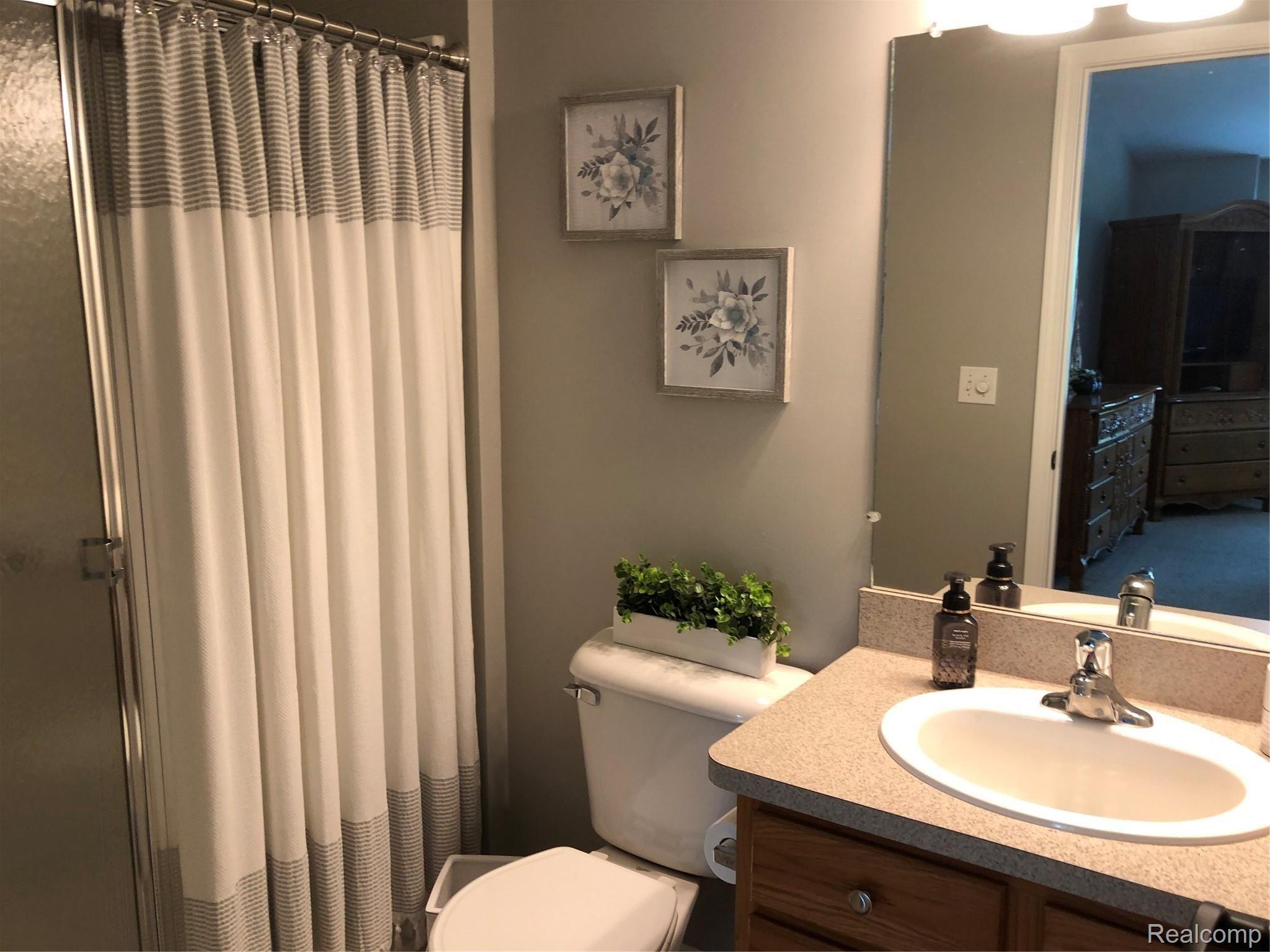 4285 Hampton Ridge Boulevard Howell, MI 48843 - Photo 15 of 20 hamp 14.jpg