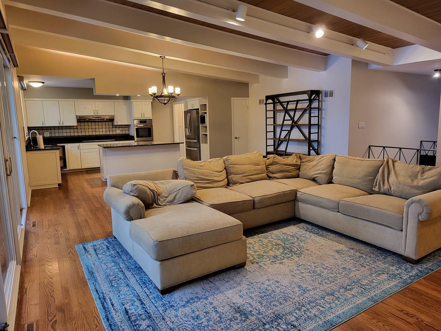 263 Banbury Road Mundelein, IL 60060 - Photo 3 of 31