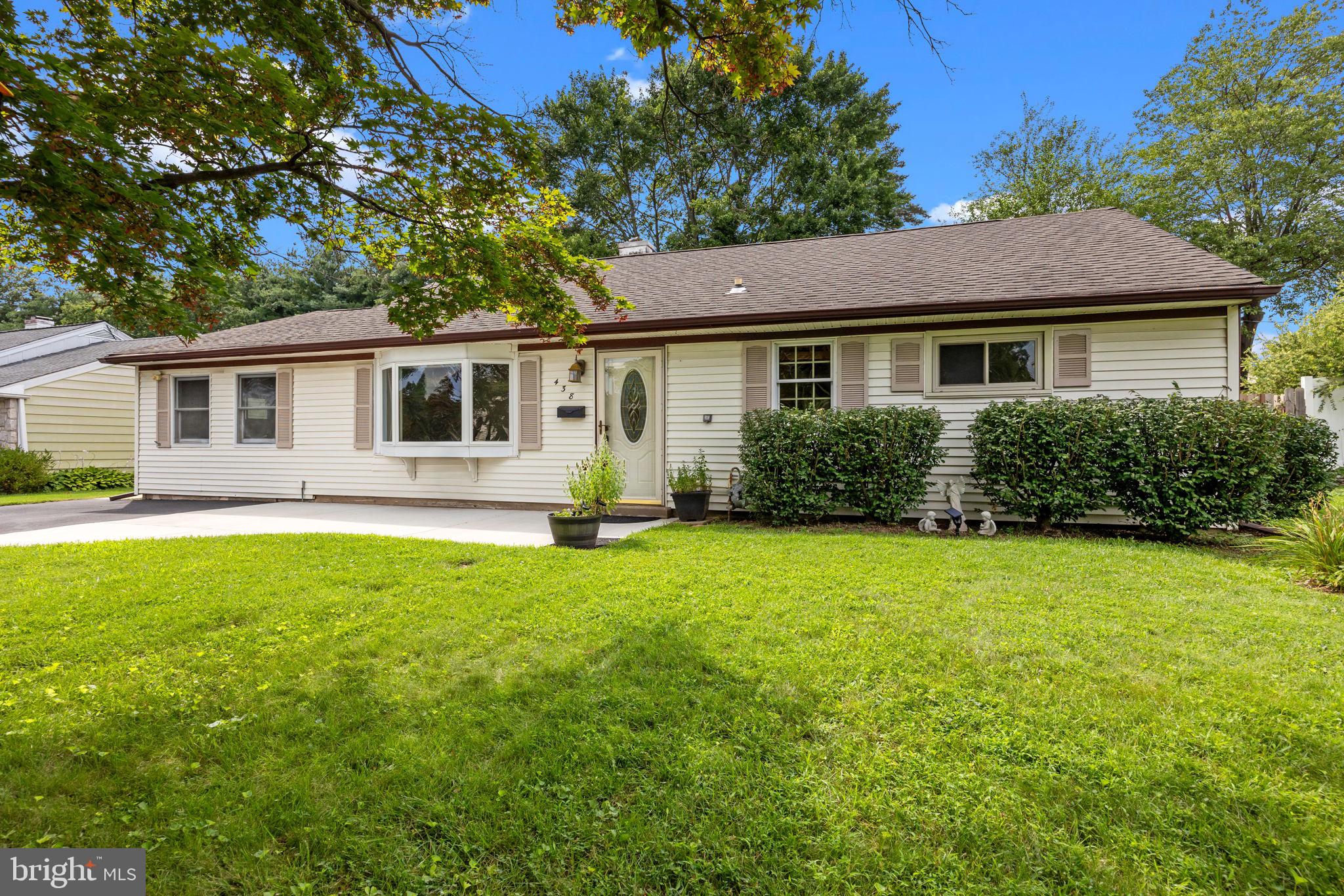 438 Chestnut Road Warminster, PA 18974 - Photo 1 of 35 Gallery Image 1