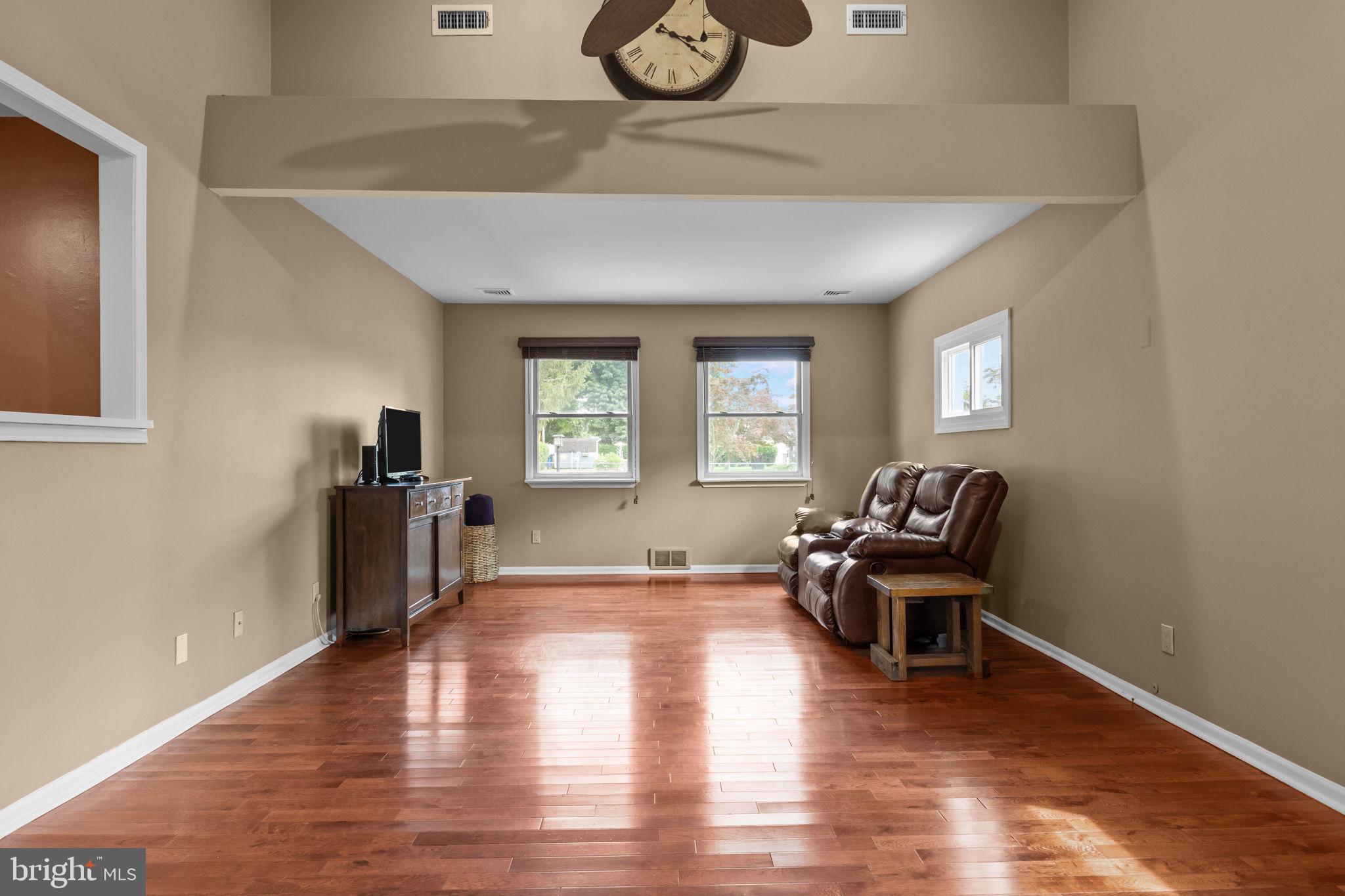 438 Chestnut Road Warminster, PA 18974 - Photo 13 of 35 Gallery Image 13