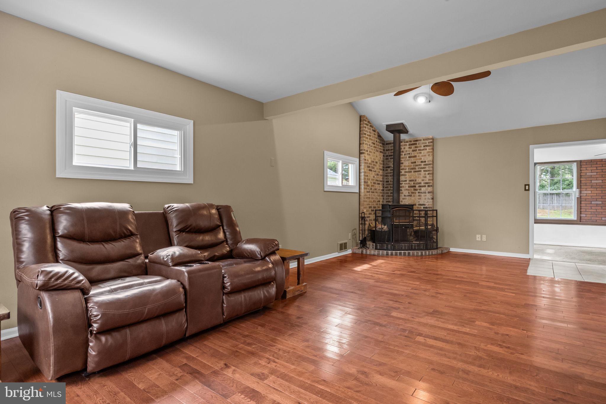 438 Chestnut Road Warminster, PA 18974 - Photo 14 of 35 Gallery Image 14