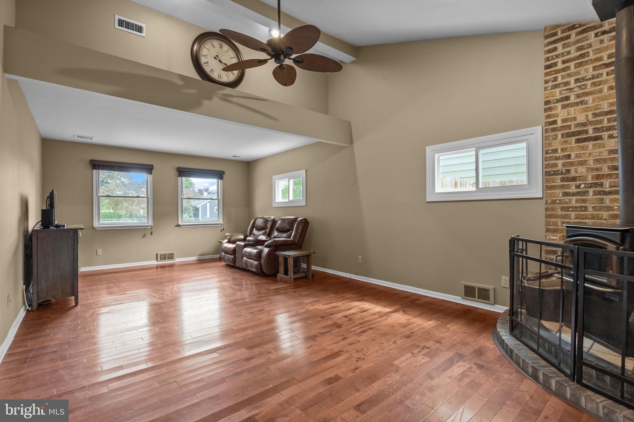 438 Chestnut Road Warminster, PA 18974 - Photo 17 of 35 Gallery Image 17