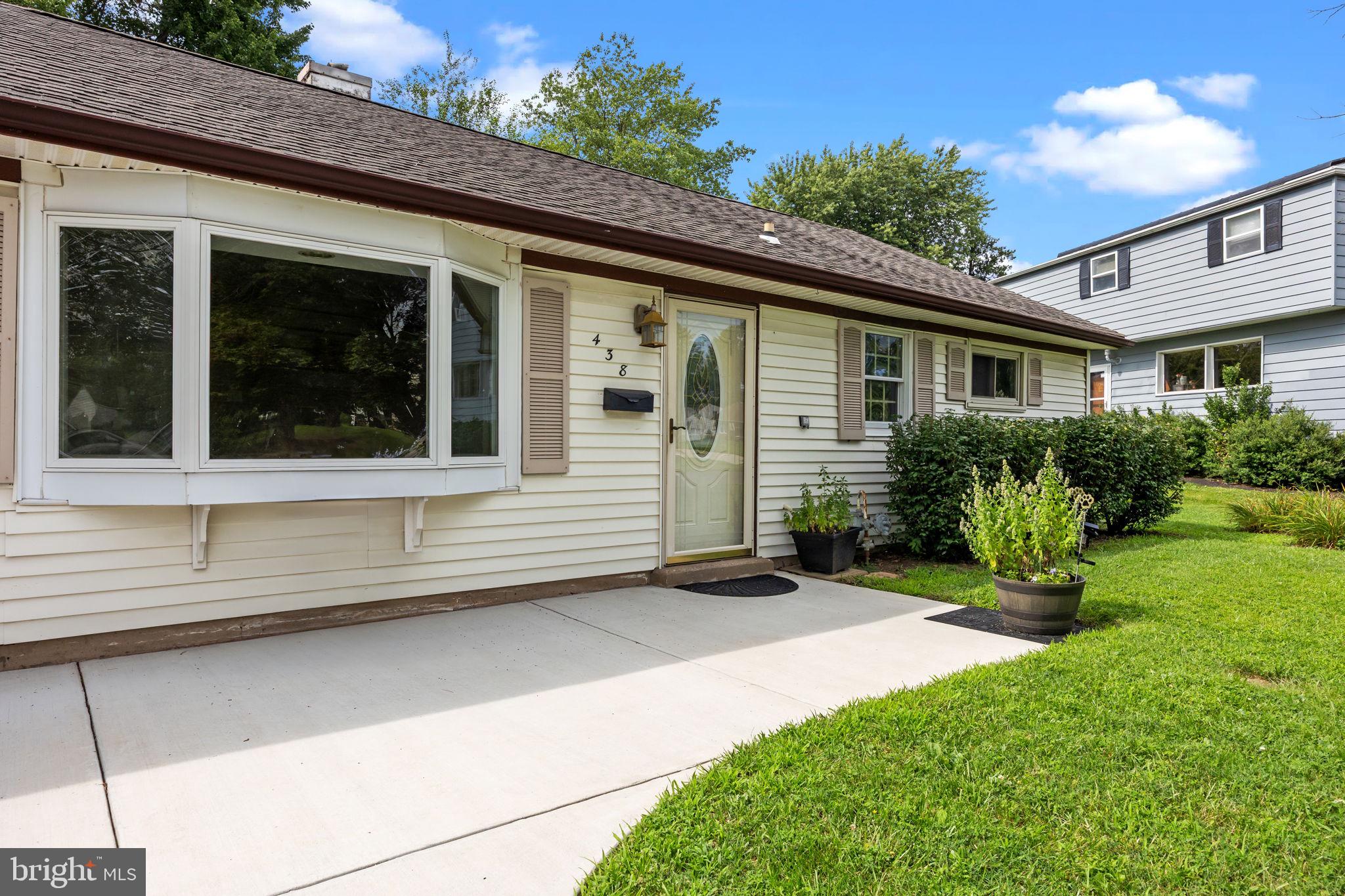 438 Chestnut Road Warminster, PA 18974 - Photo 3 of 35 Gallery Image 3