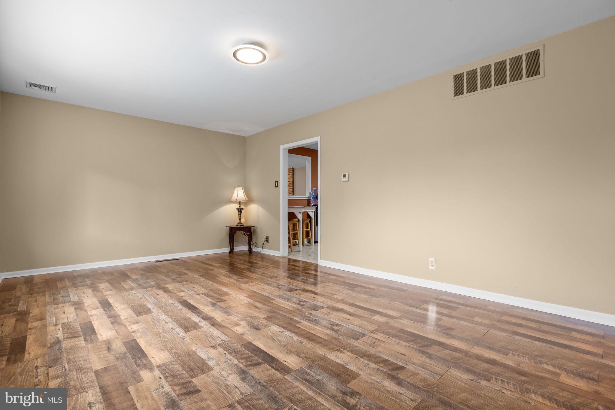 438 Chestnut Road Warminster, PA 18974 - Photo 4 of 35 Gallery Image 4