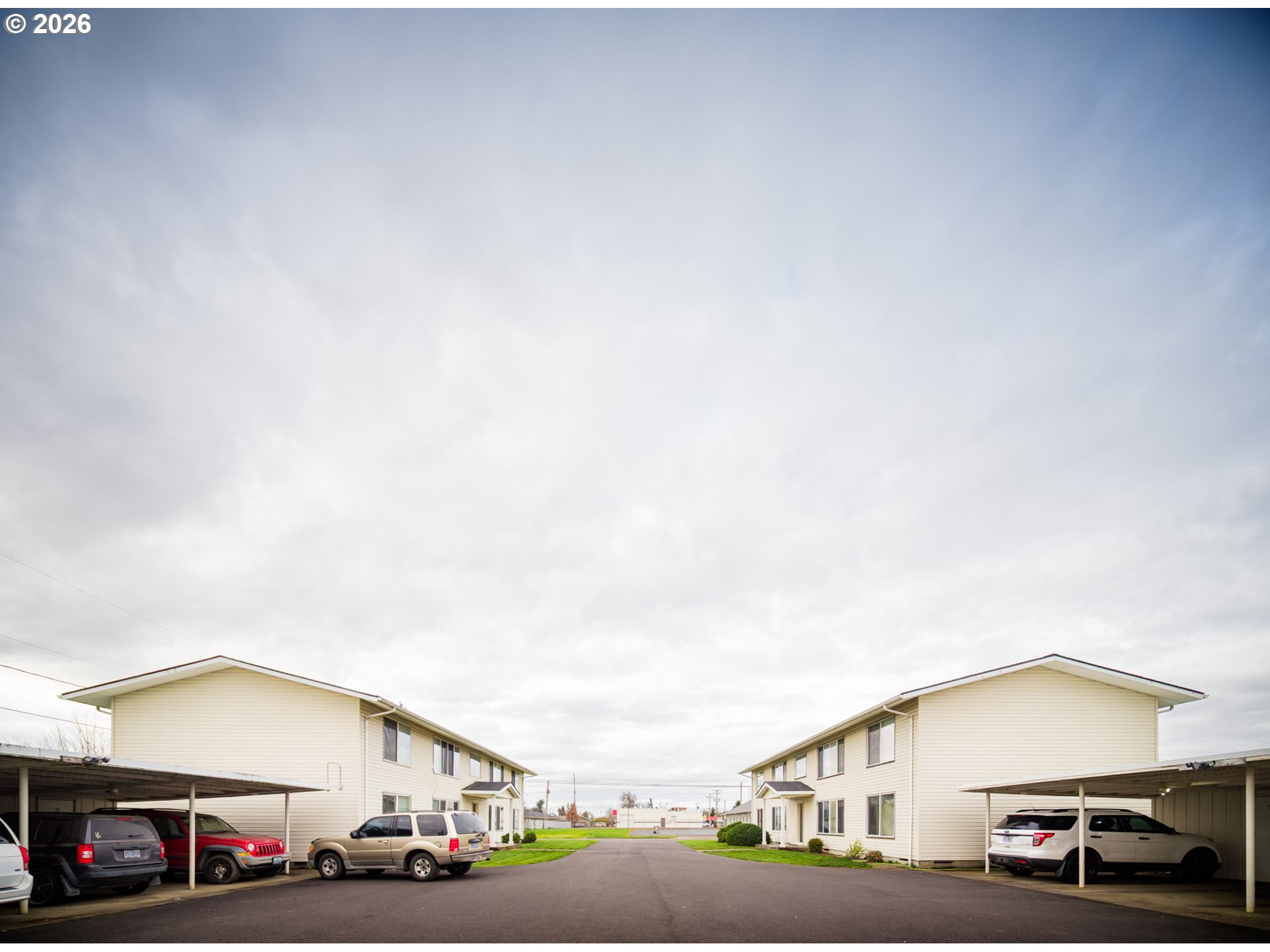 920 18th Avenue Southwest Albany, OR 97321 - Photo 4 of 19 a car parked in front of a white house
