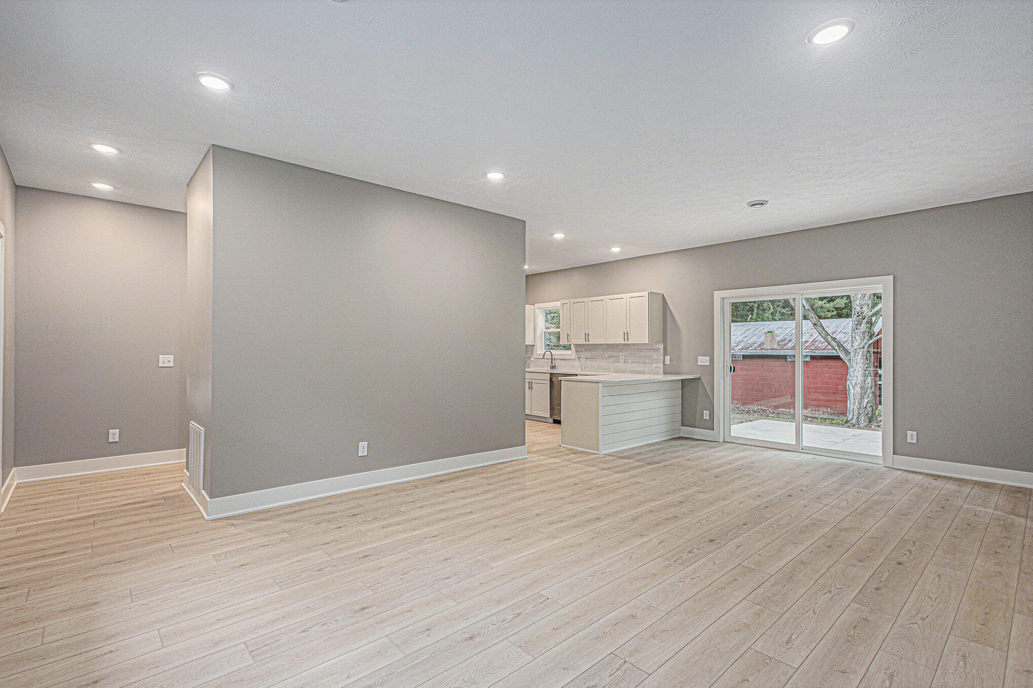 18901 148th Avenue Spring Lake, MI 49456 - Photo 5 of 30 006_qj1a5858_904