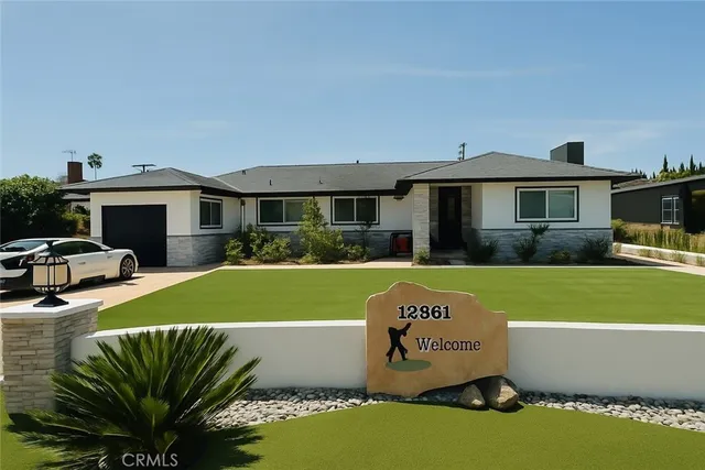 a view of outdoor space yard and patio