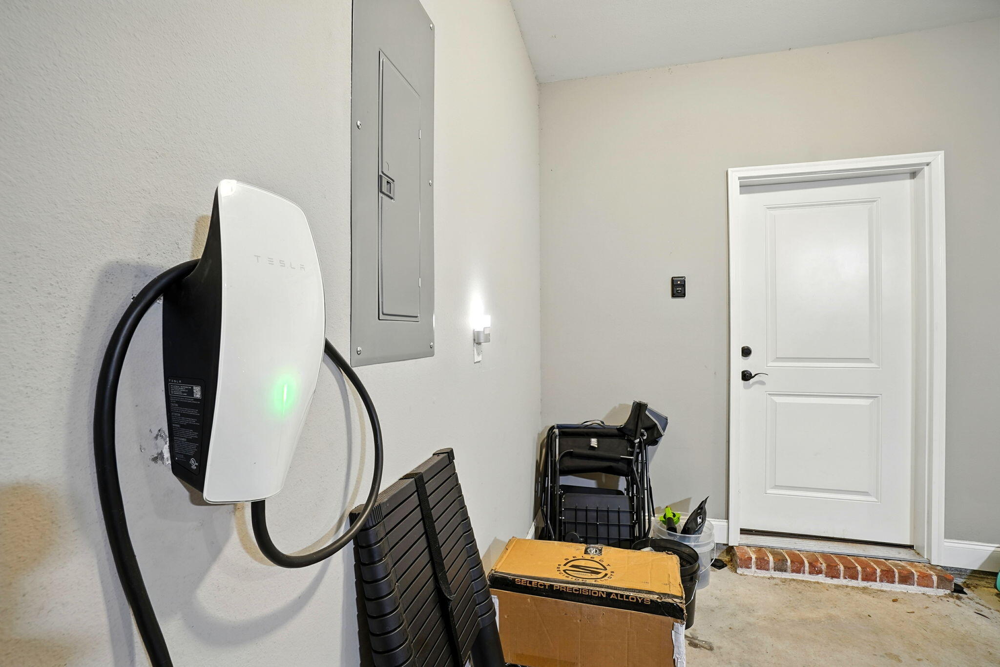 212 Eleases Crossing Crestview, FL 32539 - Photo 33 of 40 a view of a mirror with entryway