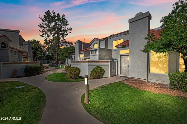 $4,000 | 1717 East Union Hills Drive, Unit 1052, Phoenix, AZ 85024