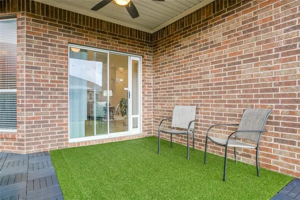 $2,100 | 12852 Old MacGregor Lane, Fort Worth, TX 76244