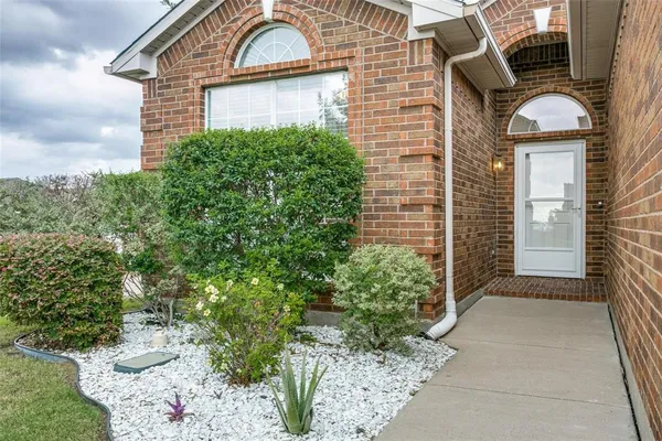 $2,100 | 12852 Old MacGregor Lane, Fort Worth, TX 76244