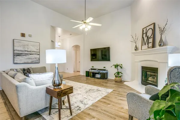 $2,100 | 12852 Old MacGregor Lane, Fort Worth, TX 76244