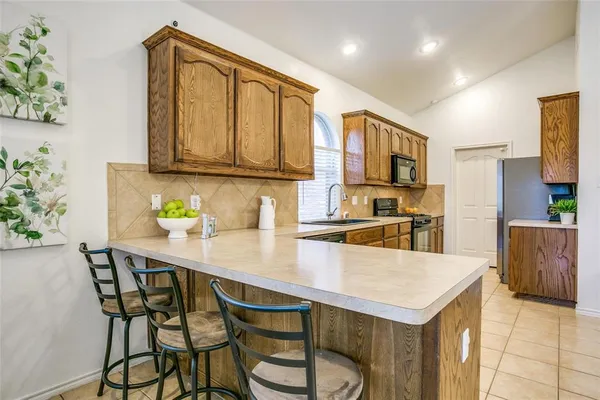 $2,100 | 12852 Old MacGregor Lane, Fort Worth, TX 76244