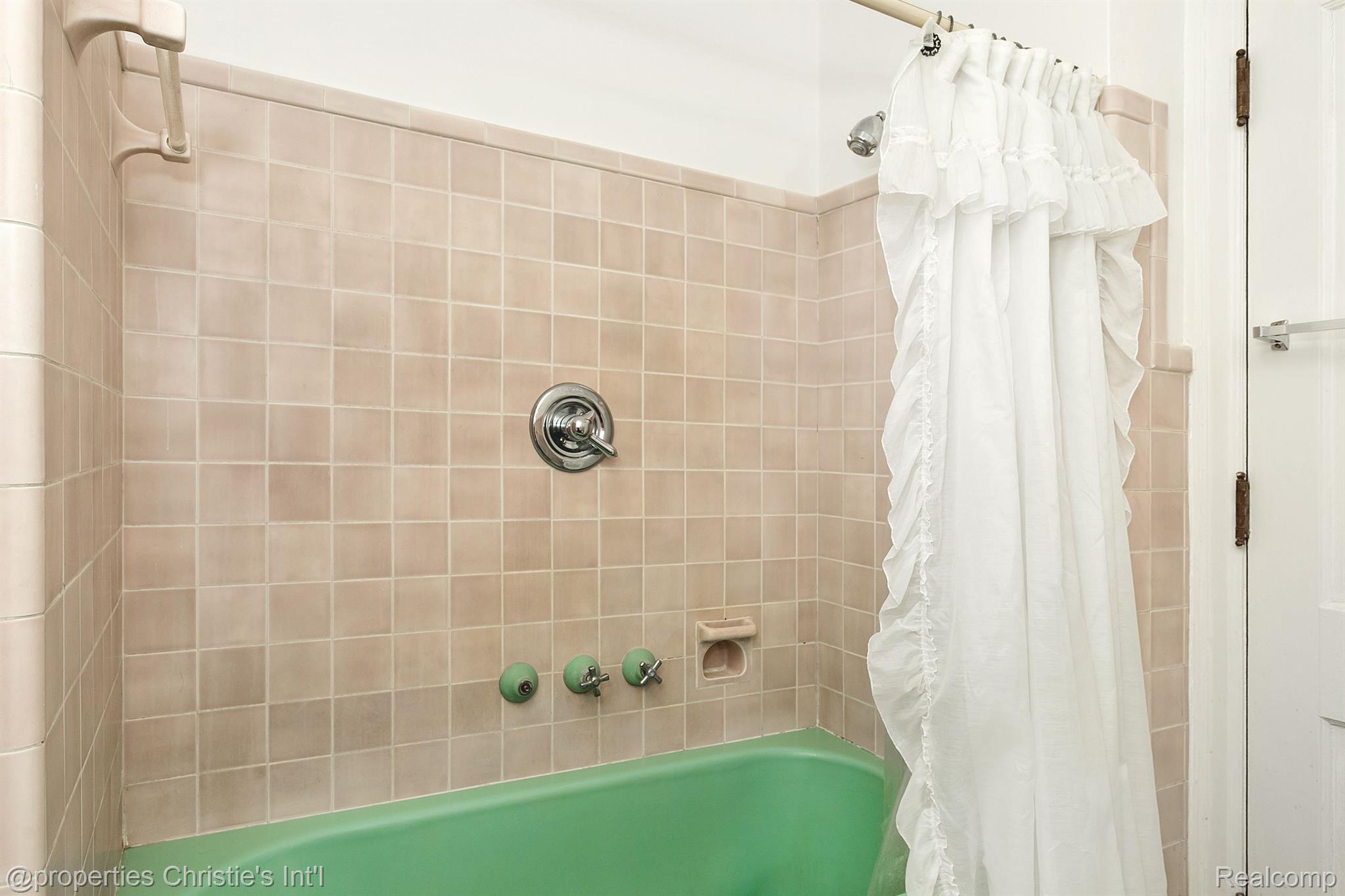 70 Devon Road Bloomfield Hills, MI 48302 - Photo 28 of 42 Gallery Image 28