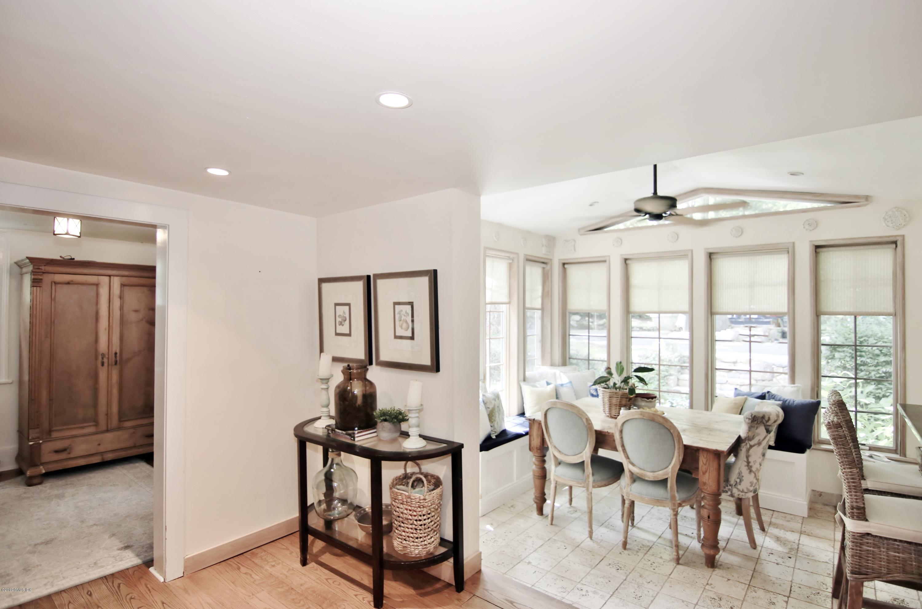 349 Haviland Road Stamford, CT 06903 - Photo 16 of 40 Dining Area