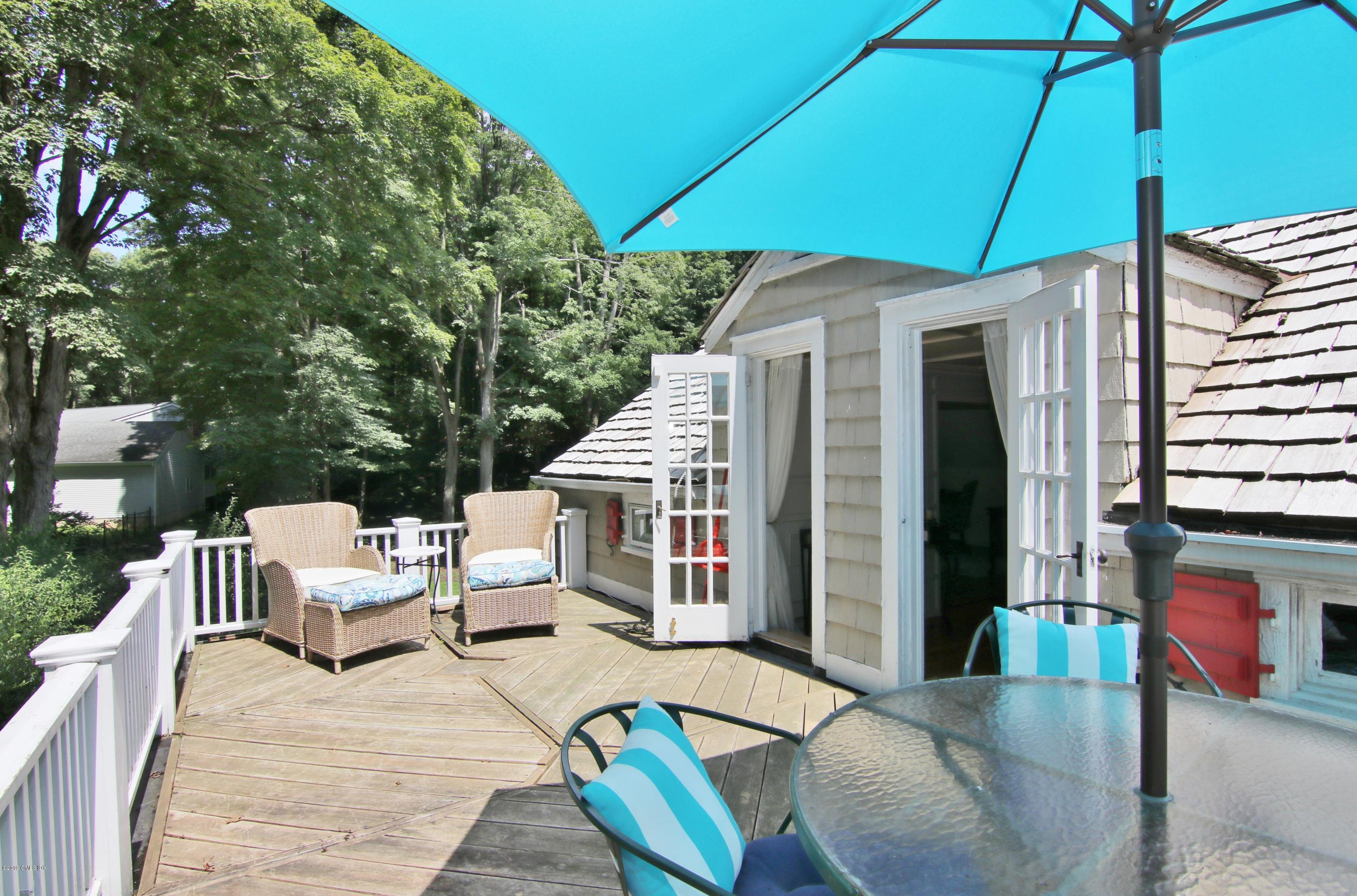 349 Haviland Road Stamford, CT 06903 - Photo 28 of 40 Perfect privacy for relaxing!
