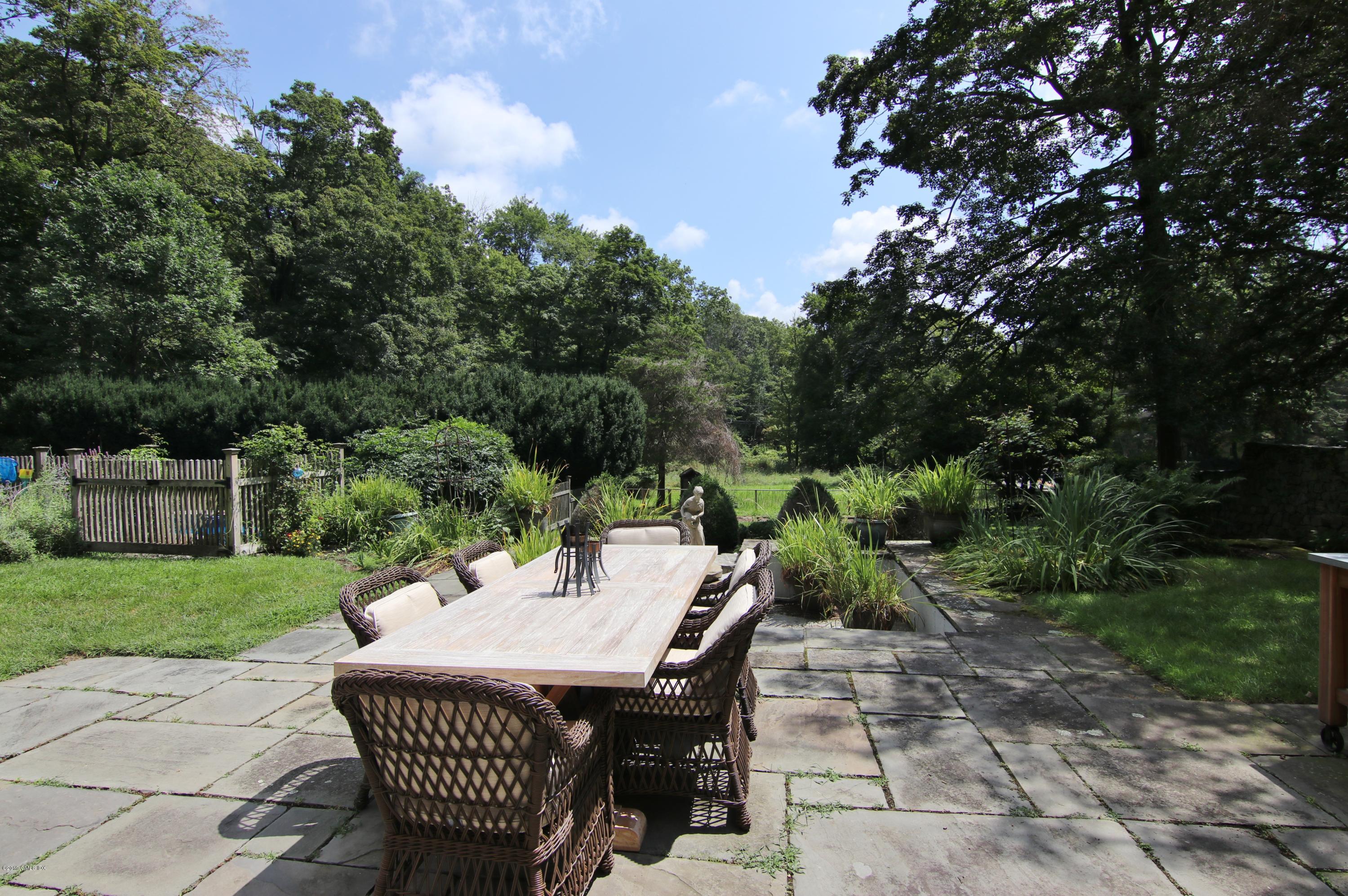 349 Haviland Road Stamford, CT 06903 - Photo 36 of 40 Patio