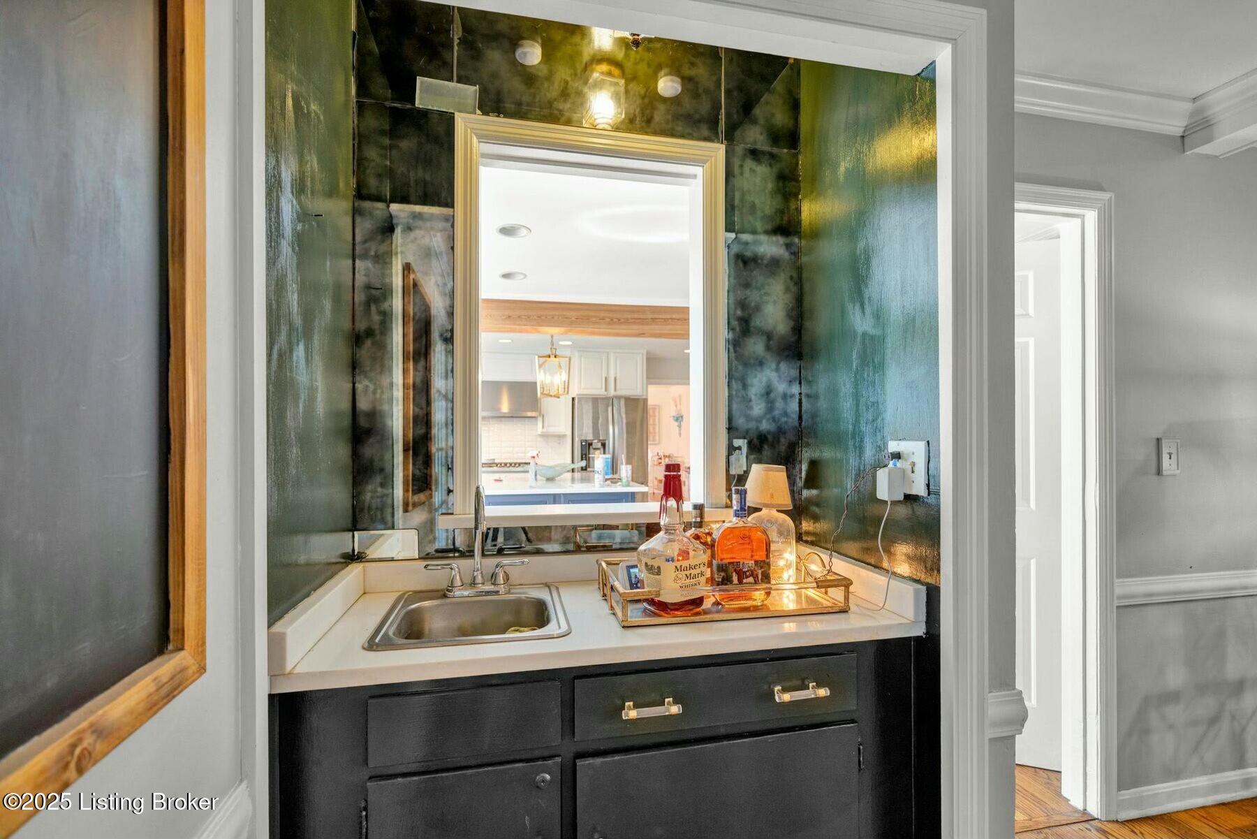 6020 Innes Trace Road Louisville, KY 40222 - Photo 17 of 60 Wet Bar
