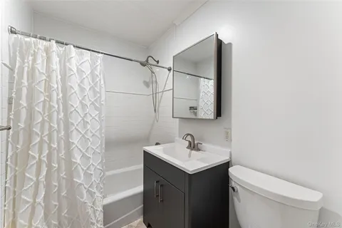 $1,295,000 | 186 Murray Avenue, Larchmont, NY 10538