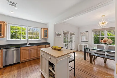 $1,295,000 | 186 Murray Avenue, Larchmont, NY 10538