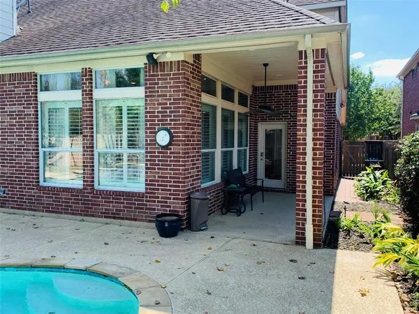 $650,000 | 12402 Santiago Cove Lane, Houston, TX 77041