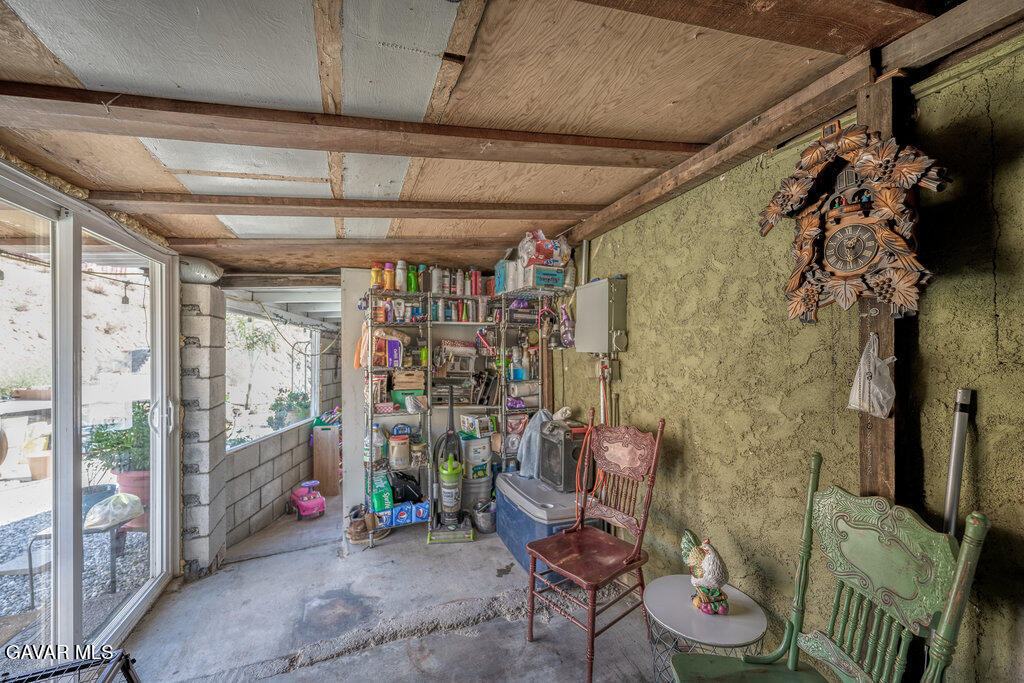 9555 Hierba Road Agua Dulce, CA 91390 - Photo 5 of 19 a view of an outdoor space