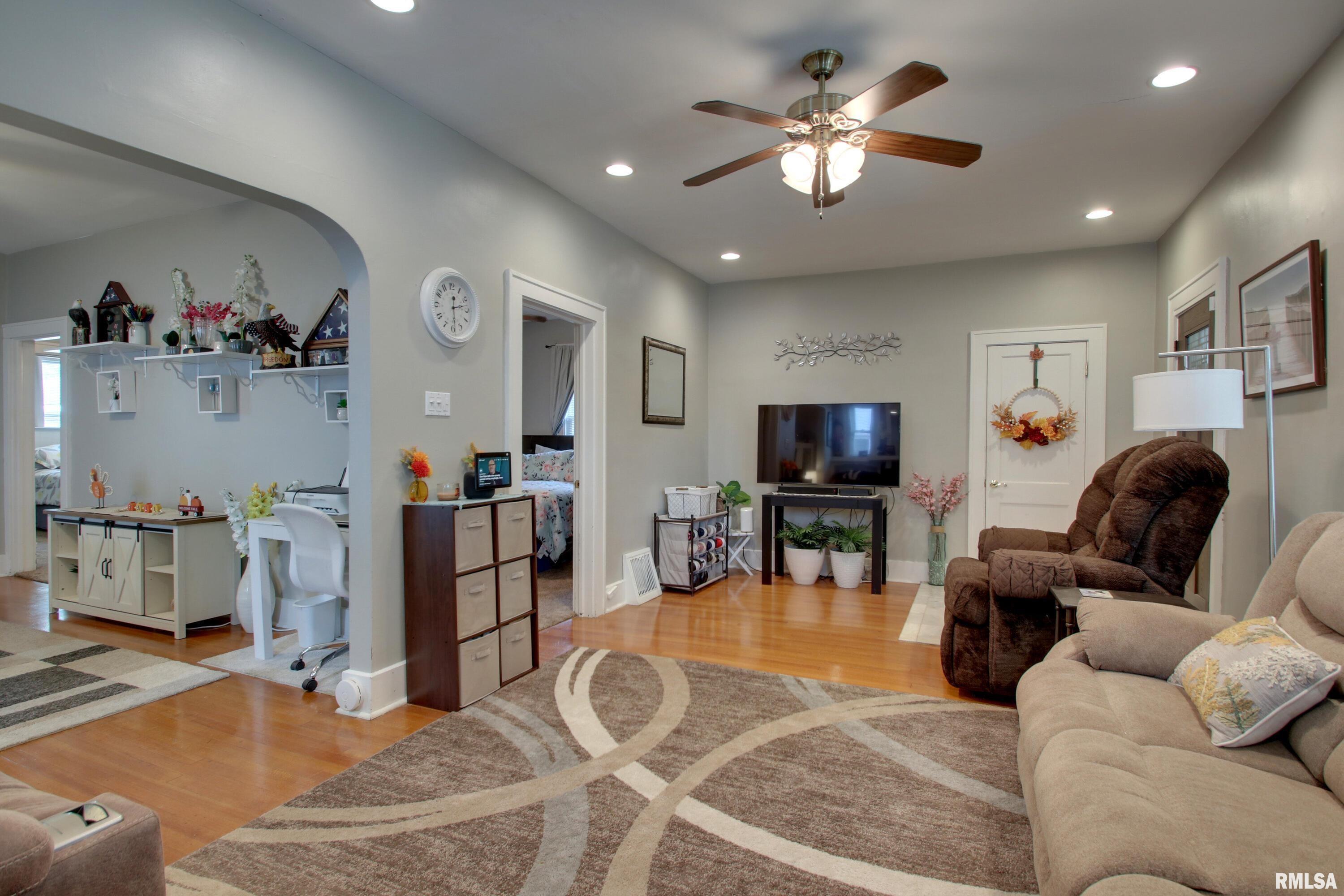 2215 Spring Street Quincy, IL 62301 - Photo 4 of 25