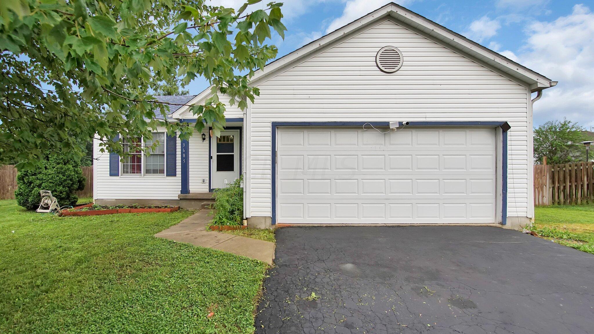 3685 Roxmore Court Columbus, OH 43232 - Photo 1 of 32 2-web-or-mls-3685-roxmore-ct