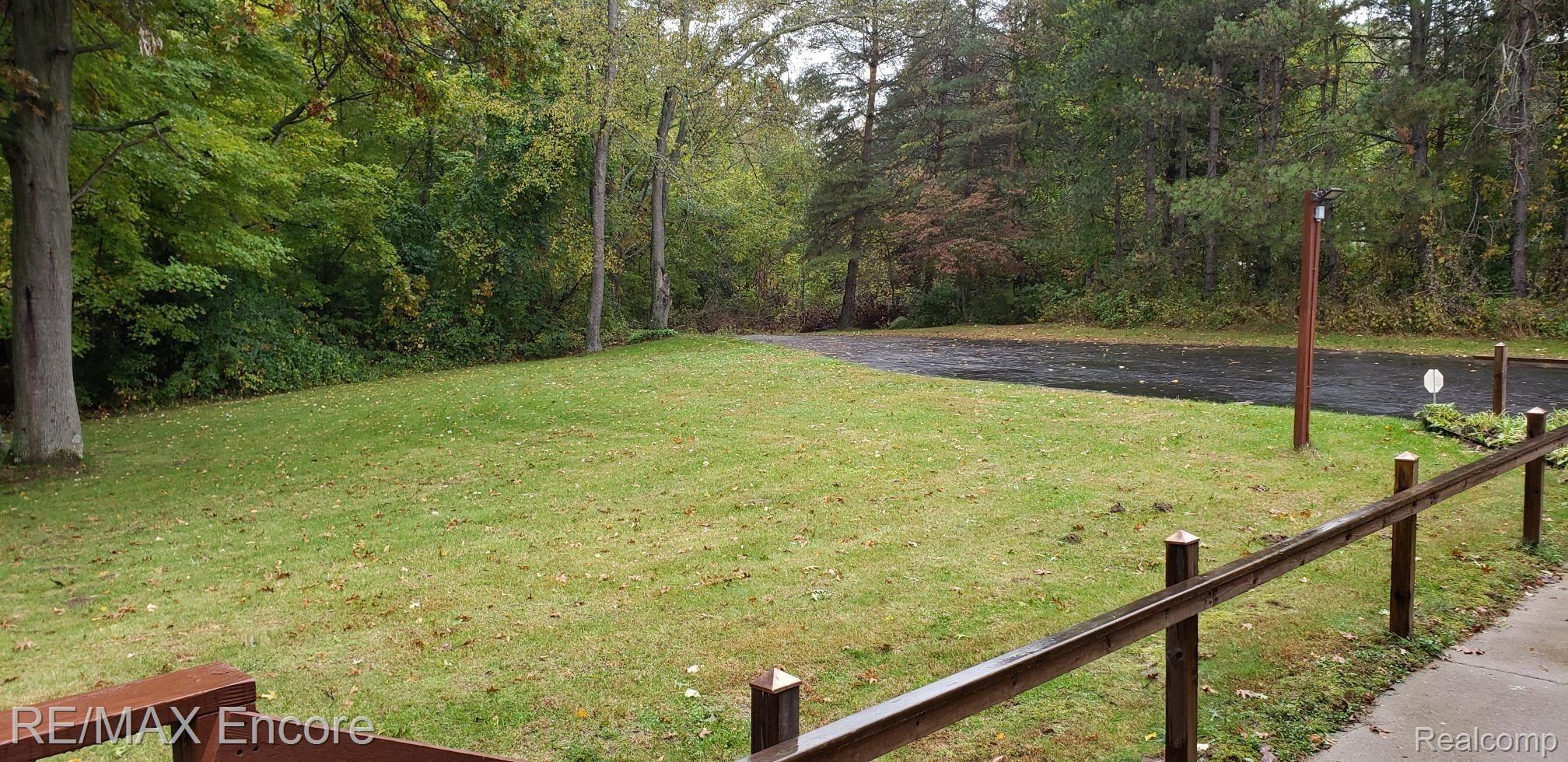 7820 Milford Road Holly, MI 48442 - Photo 6 of 80 FRONT YARD VIEW