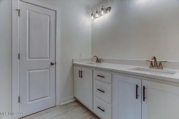 $599,900 | 1593 Tributary Drive, Hernando, MS 38632