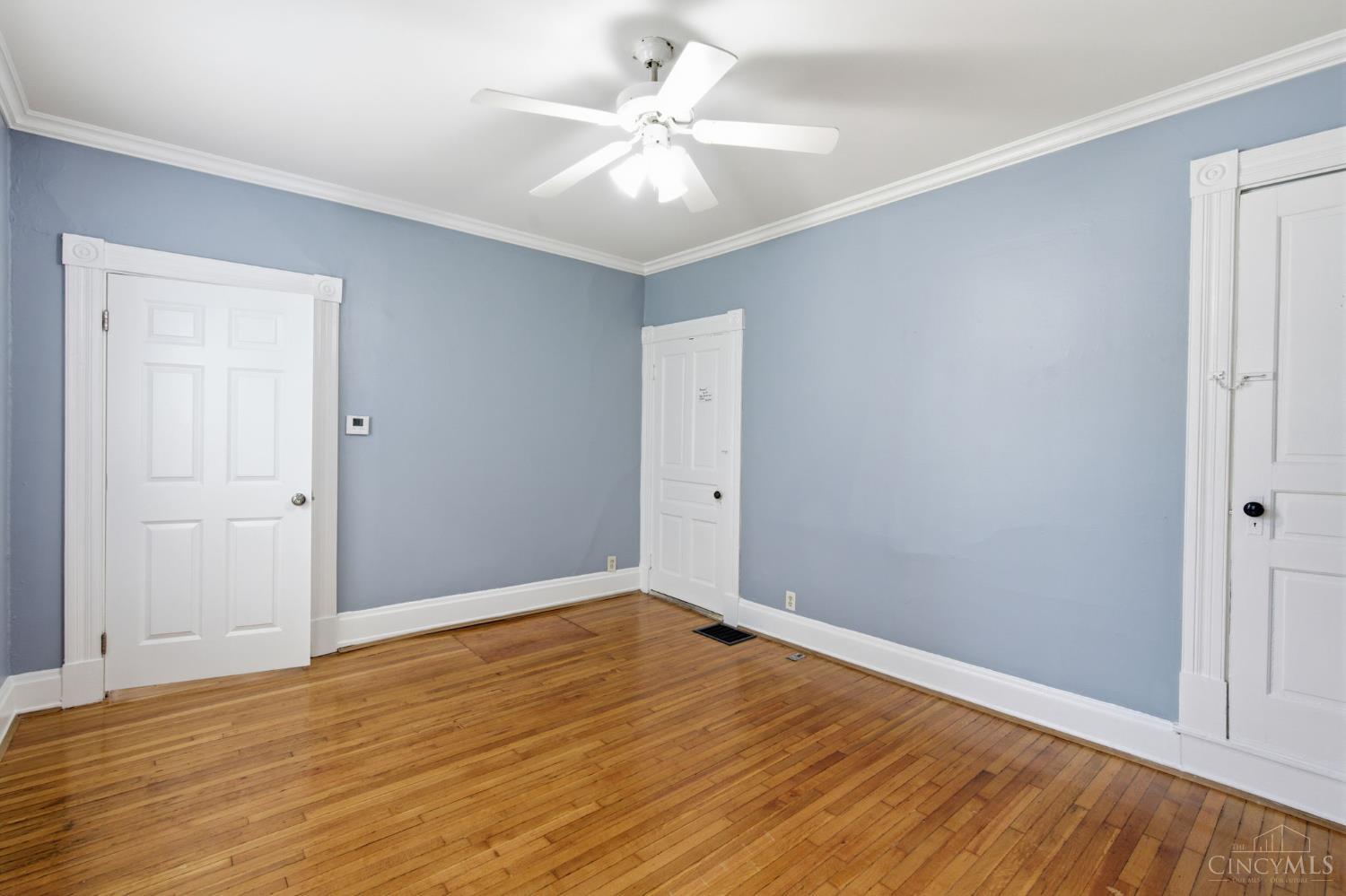 3262 Linwood Avenue Cincinnati, OH 45208 - Photo 15 of 53