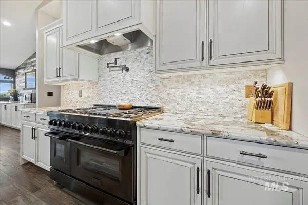 $1,800,000 | 2800 West Idaho Boulevard, Emmett, ID 83617