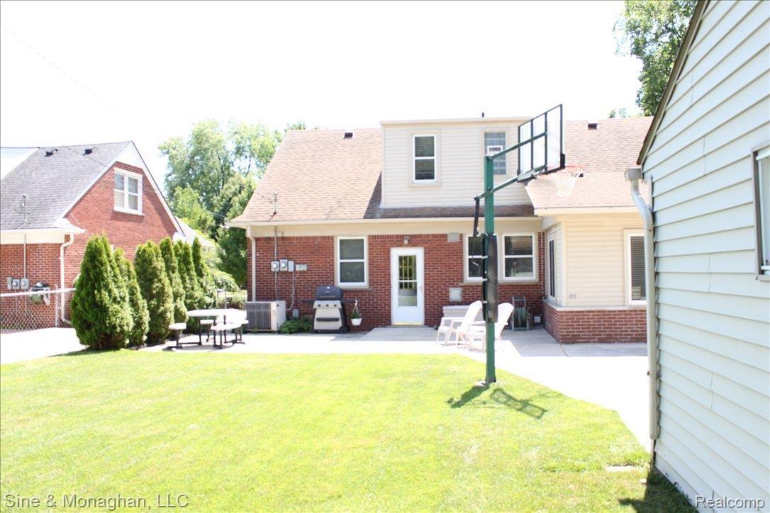 1180 Torrey 005