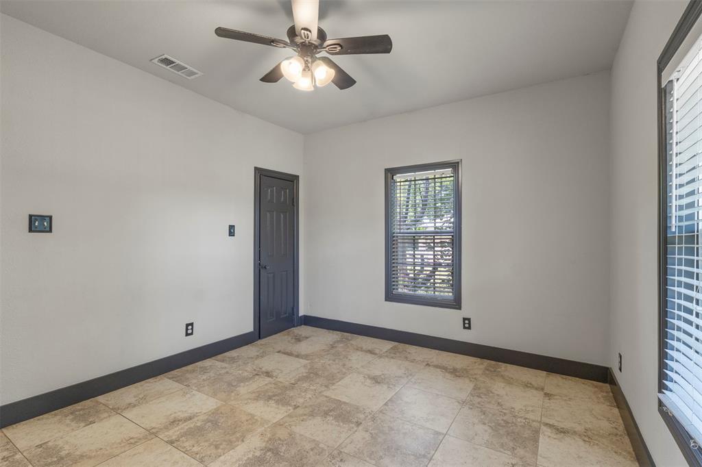 5425 Laster Road Fort Worth, TX 76119 - Photo 9 of 19