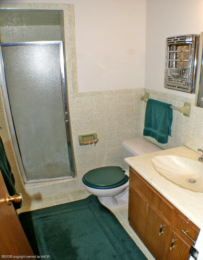 205 Appaloosa Road Amarillo, TX 79108 - Photo 4 of 25 master bath
