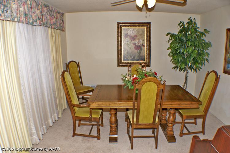 205 Appaloosa Road Amarillo, TX 79108 - Photo 7 of 25 dining room