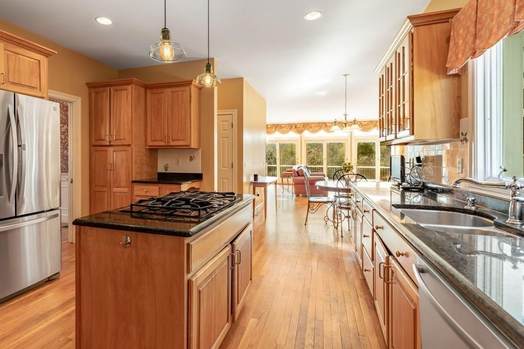 24 York Road Wayland, MA 01778 - Photo 19 of 35 Gallery Image 19