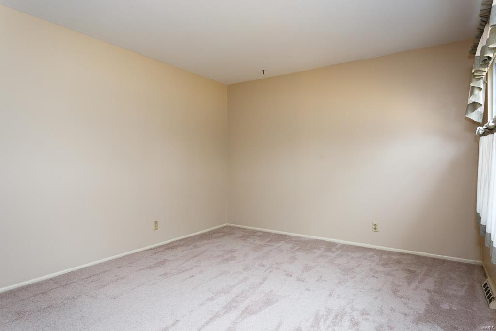 1213 Rivoli Drive Ballwin, MO 63011 - Photo 5 of 16 Gallery Image 5