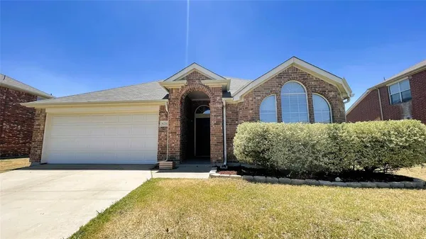 $329,500 | 8210 Mossberg Drive, Arlington, TX 76002