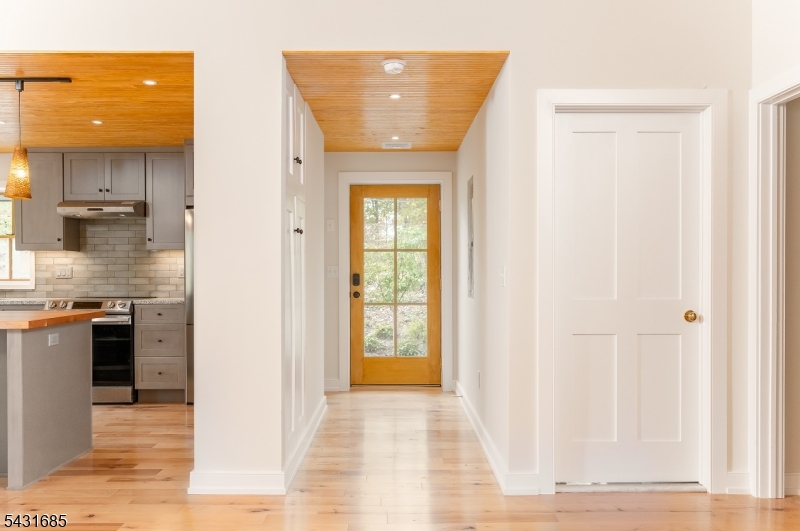 232 West Shore Road Stockholm, NJ 07460 - Photo 15 of 43
