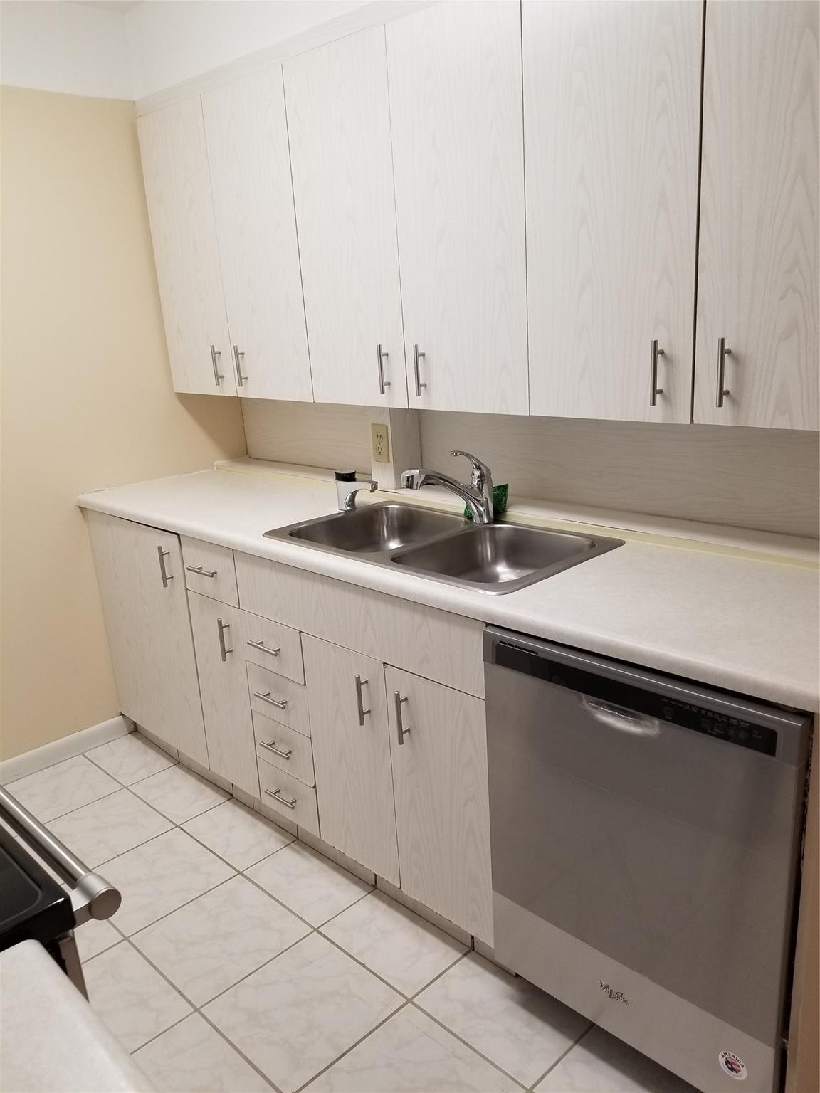 4090 Cornwall East, Unit 4090 Boca Raton, FL 33434 - Photo 6 of 25 Photo 6