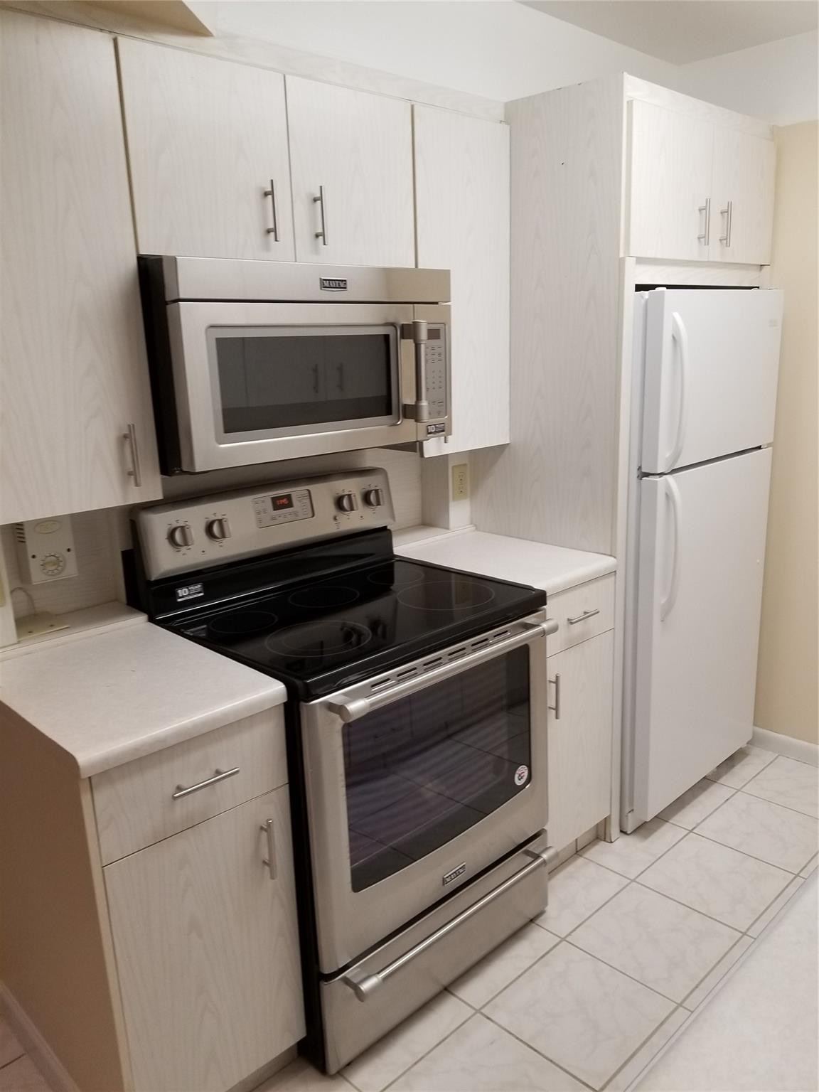 4090 Cornwall East, Unit 4090 Boca Raton, FL 33434 - Photo 7 of 25 Photo 7