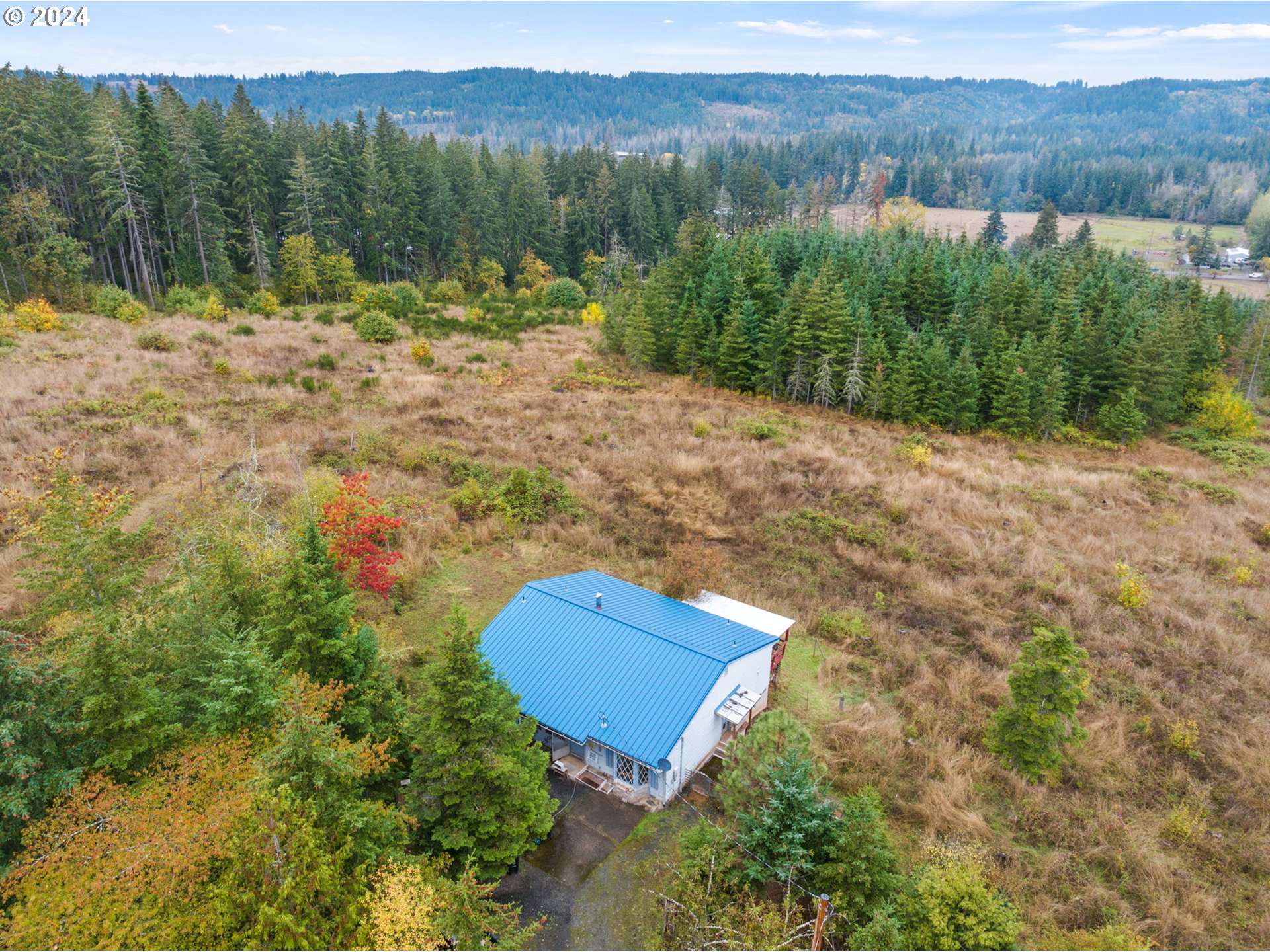 19733 South Harper Road Colton, OR 97017 - Photo 8 of 48 a view of a yard